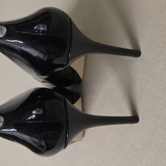 Michael Kors Black Women's Heels 4.5 SIZE 10 - Picture 5 of 8